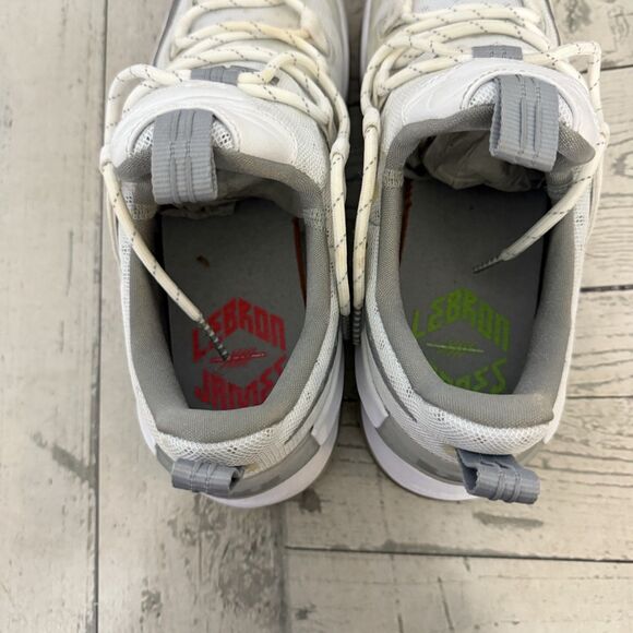 Nike LeBron James 13 Low Men's White & Gray Size US 13 Basketball Sneakers - Picture 6 of 9